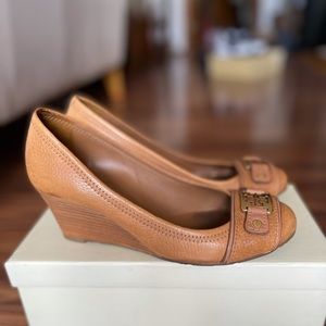 Tory Burch shoes, Tan, size 6